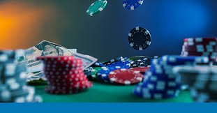 Suasana menonton pertandingan sepak bola Liga 1 Indonesia sambil menggunakan platform cnn303